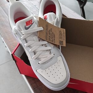 Nike  White and Grey 6Y 7.5 W Sneakers NWT